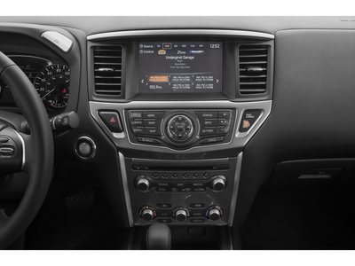 2019 Nissan Pathfinder SV