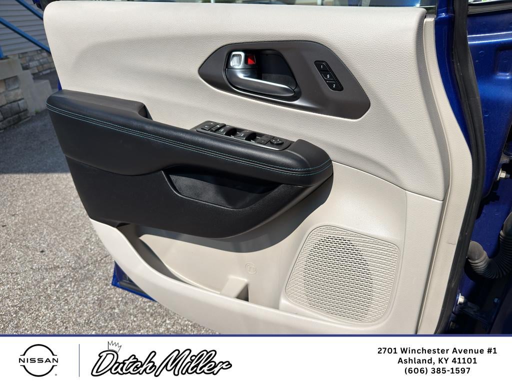 2021 Chrysler Pacifica Touring L