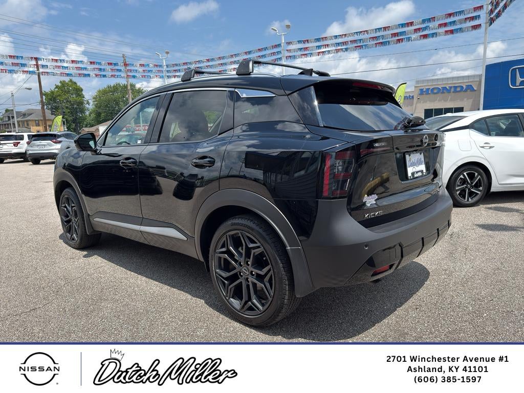 2025 Nissan Kicks SR