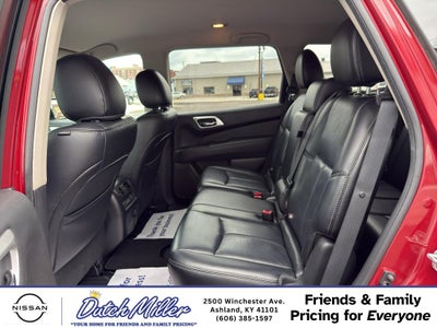 2016 Nissan Pathfinder SL