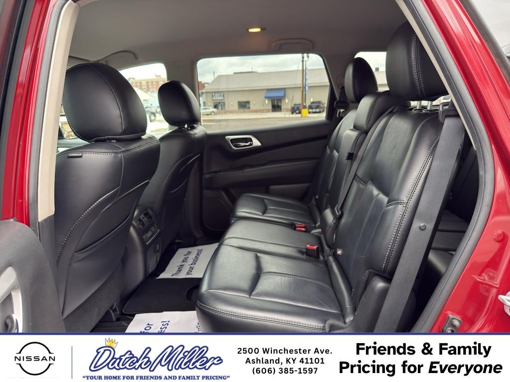 2016 Nissan Pathfinder SL