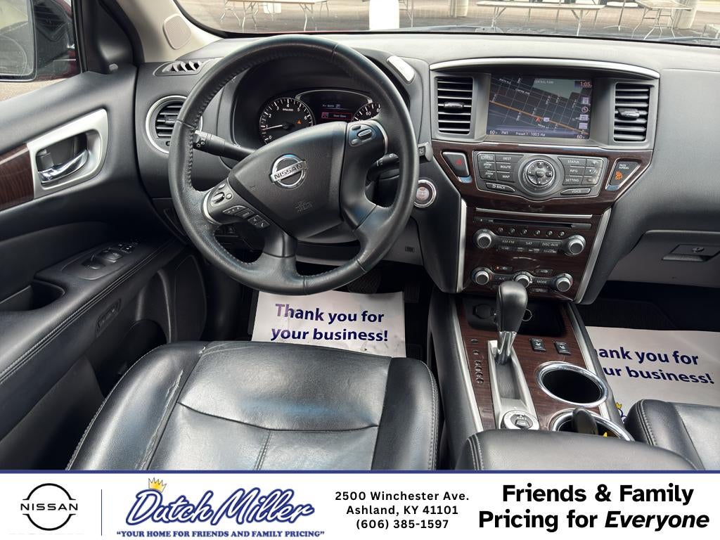 2016 Nissan Pathfinder SL