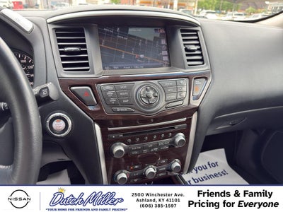2016 Nissan Pathfinder SL