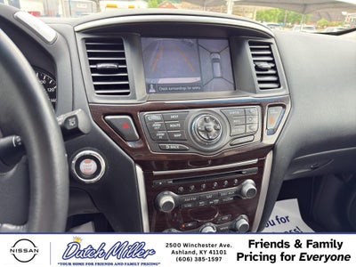 2016 Nissan Pathfinder SL