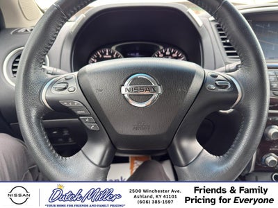2016 Nissan Pathfinder SL