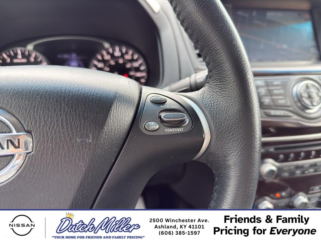2016 Nissan Pathfinder SL