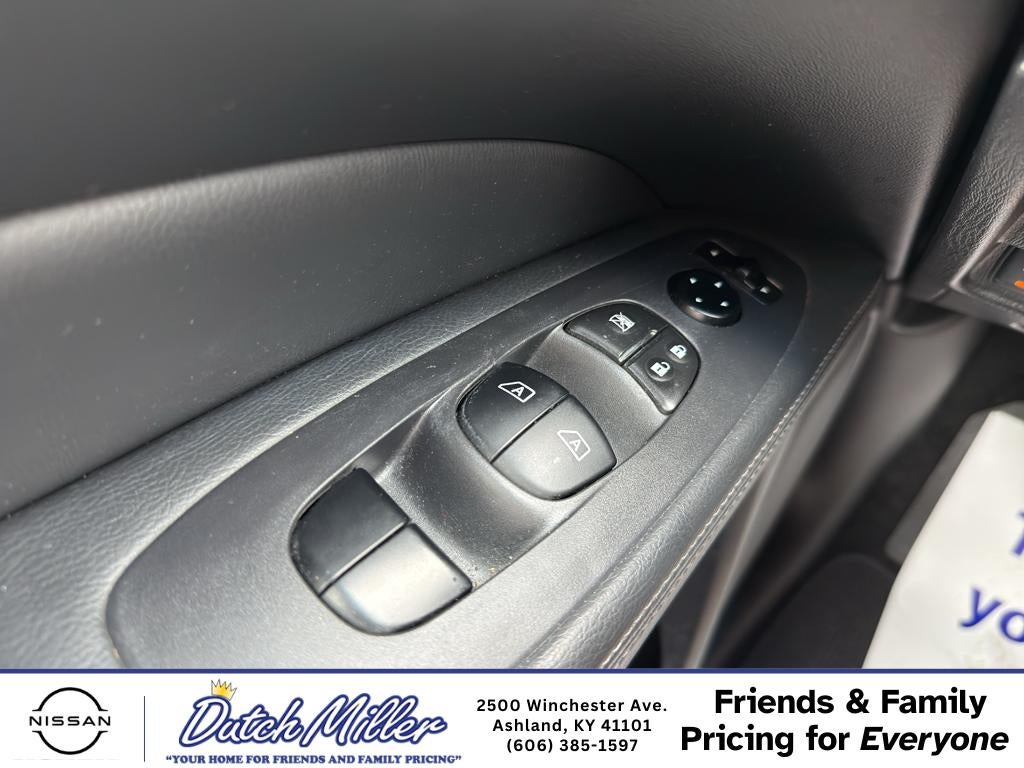 2016 Nissan Pathfinder SL