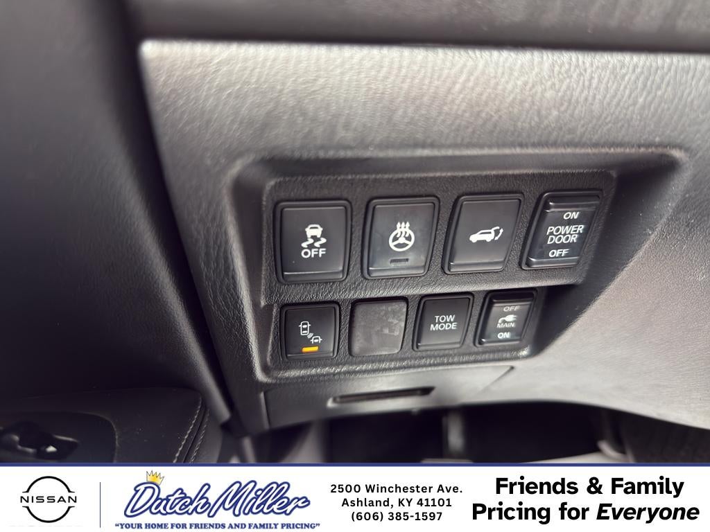 2016 Nissan Pathfinder SL