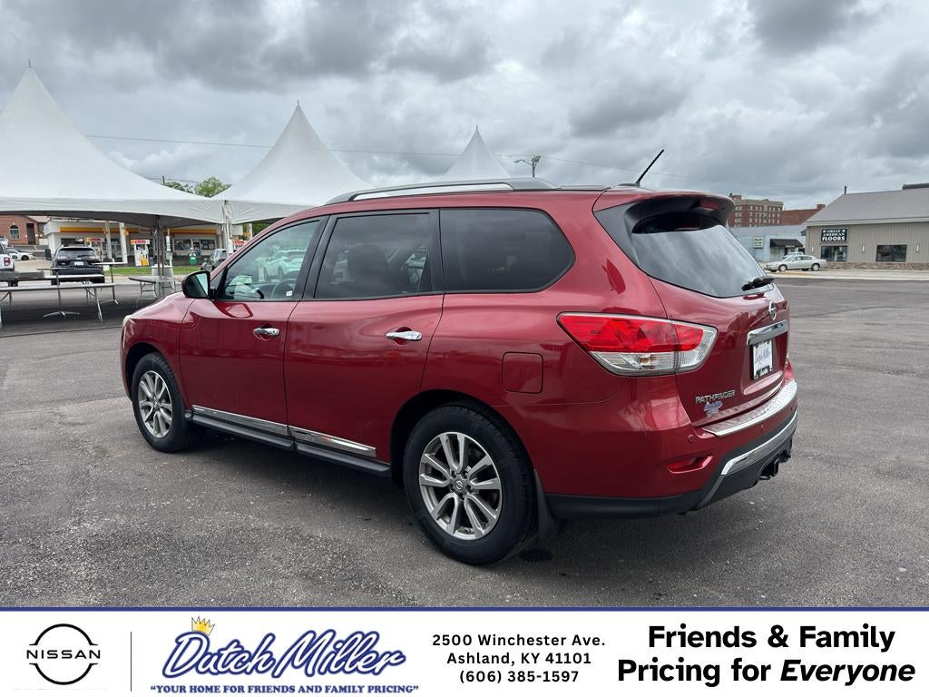 2016 Nissan Pathfinder SL