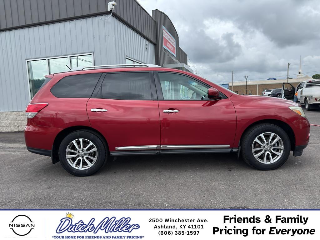 2016 Nissan Pathfinder SL