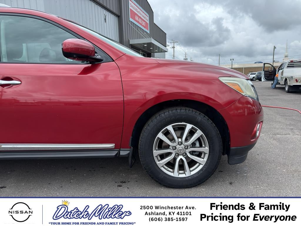 2016 Nissan Pathfinder SL