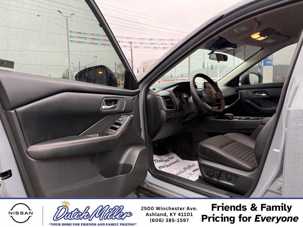 2025 Nissan Rogue Rock Creek