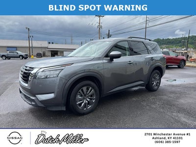2025 Nissan Pathfinder SV