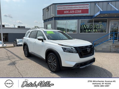 2025 Nissan Pathfinder SL