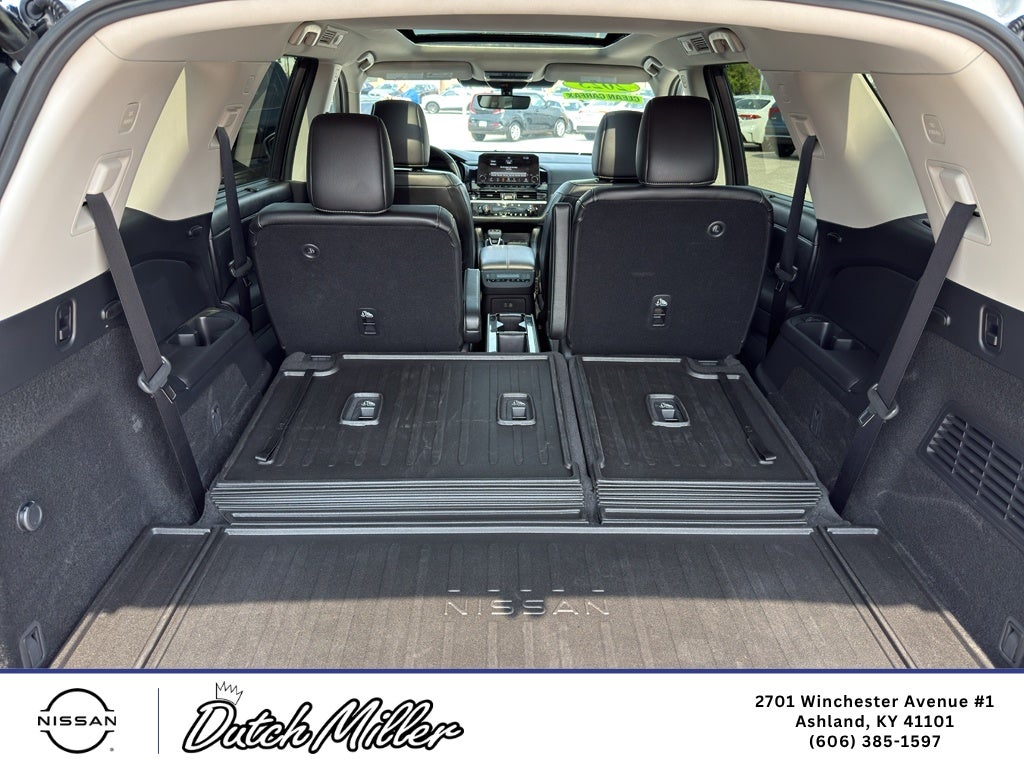 2025 Nissan Pathfinder SL