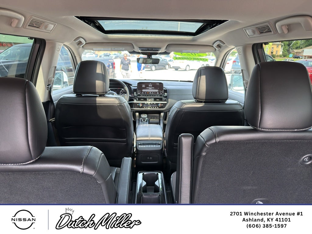 2025 Nissan Pathfinder SL