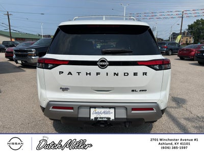 2025 Nissan Pathfinder SL