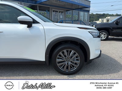 2025 Nissan Pathfinder SL