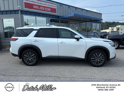 2025 Nissan Pathfinder SL