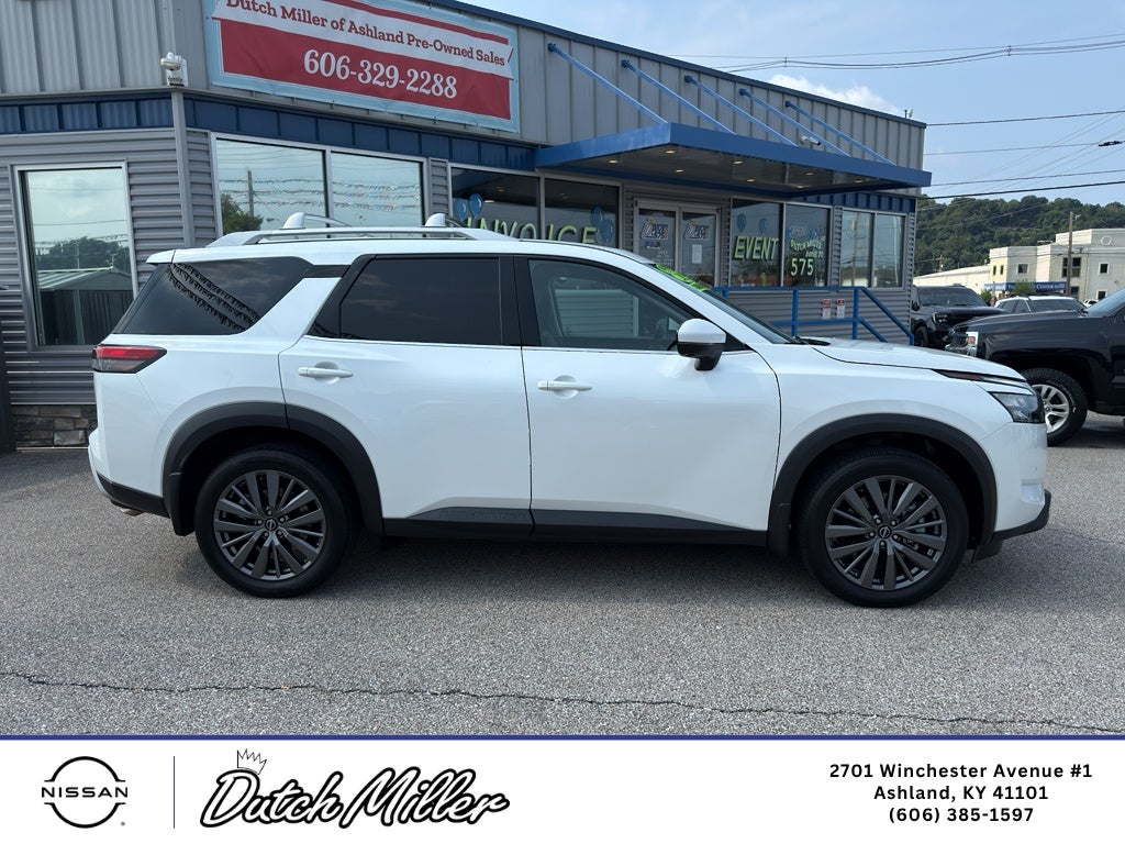 2025 Nissan Pathfinder SL