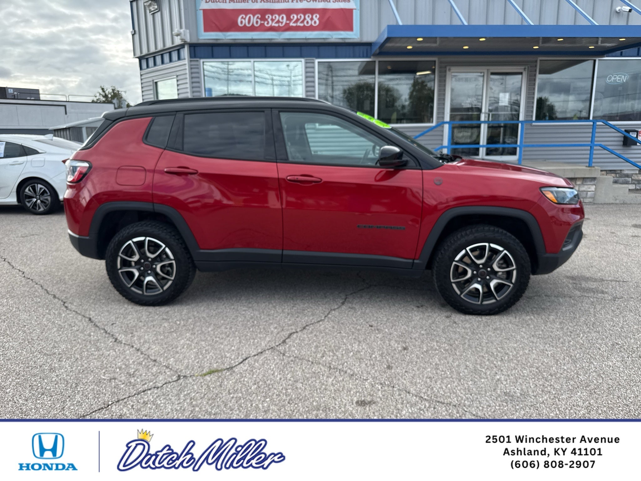 2025 Jeep Compass Trailhawk - Photo 3