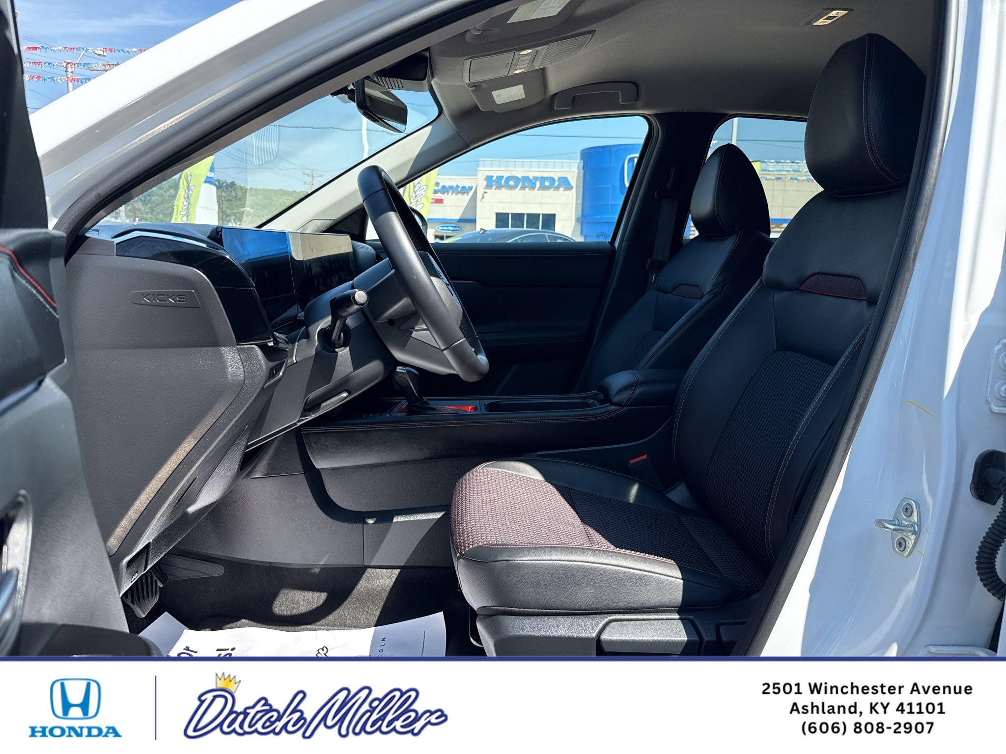 2025 Nissan Kicks SR