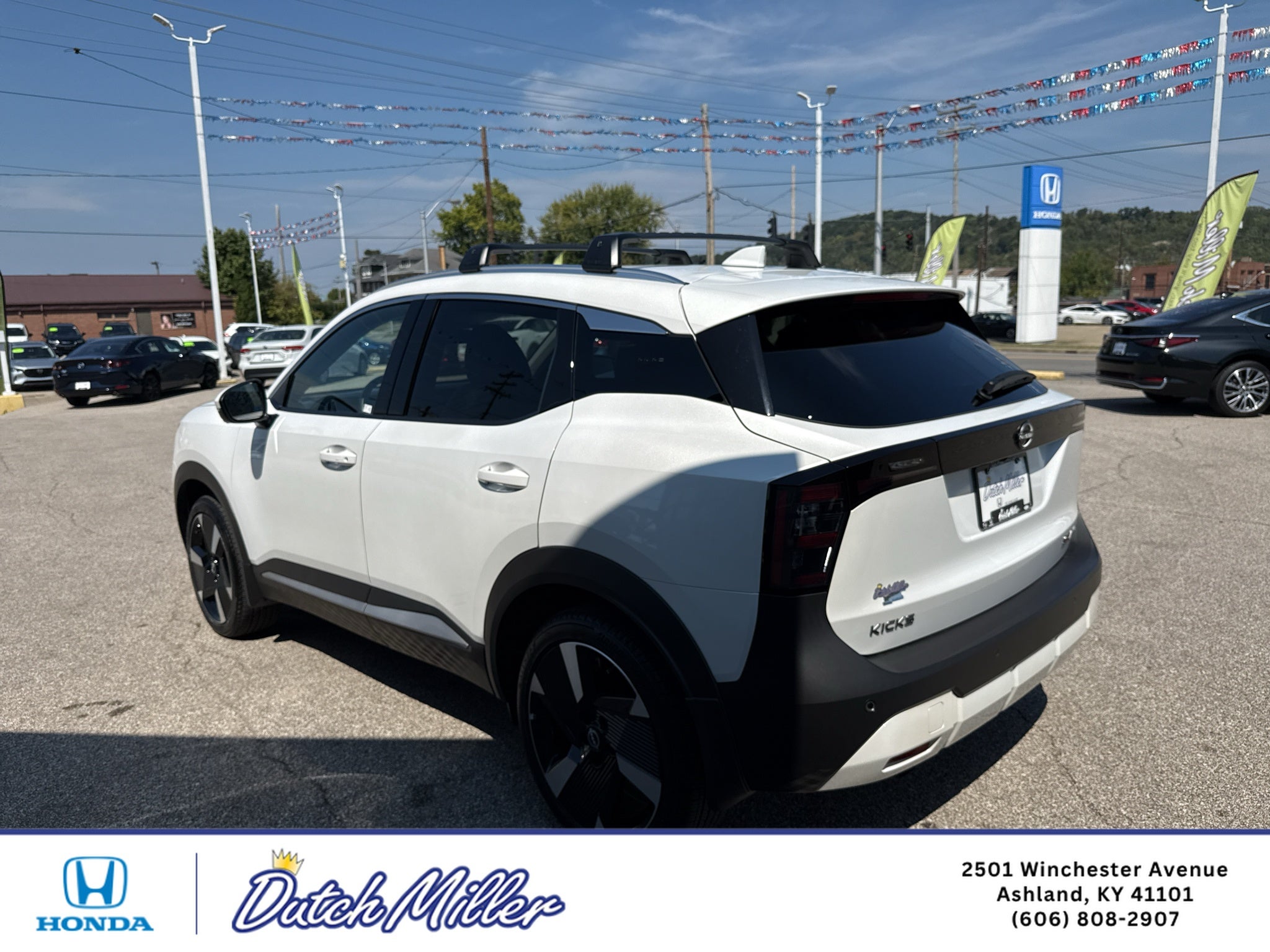 2025 Nissan Kicks SR