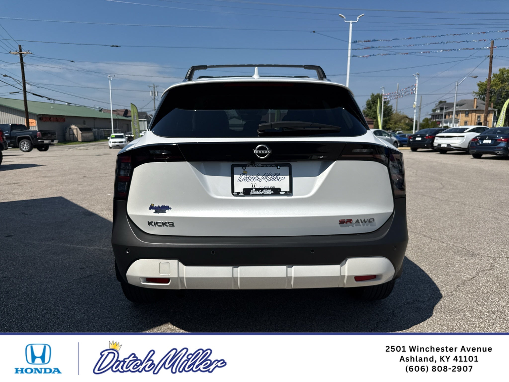 2025 Nissan Kicks SR
