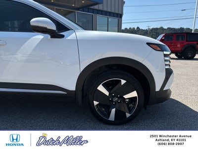 2025 Nissan Kicks SR