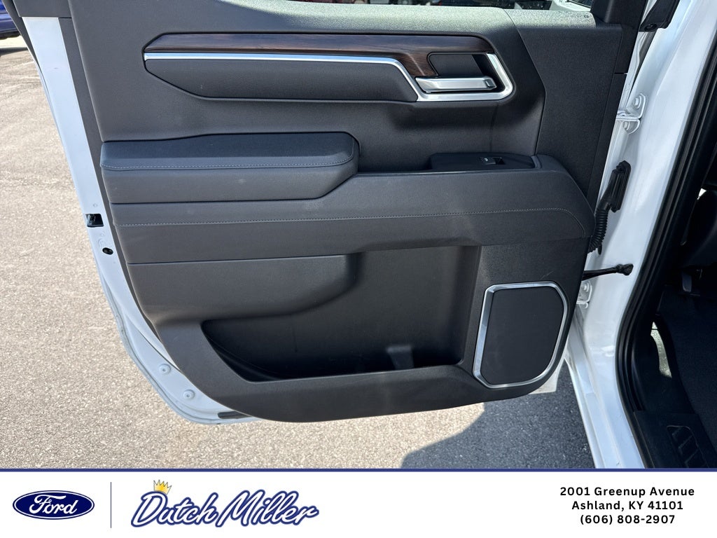 2025 GMC Sierra SLT