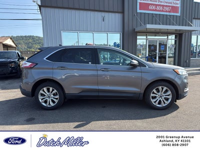 2022 Ford Edge Titanium