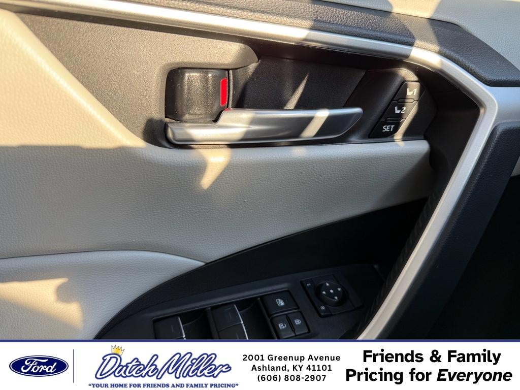 2023 Toyota RAV4 Hybrid Hybrid XLE Premium