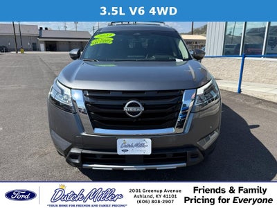 2023 Nissan Pathfinder Platinum